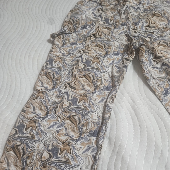 Forever 21 Abstract Patterned Pants - Picture 3 of 6